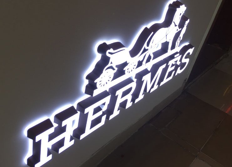 Cost-Effective LED Signs Illuminate Diverse Applications in Advertising Industry